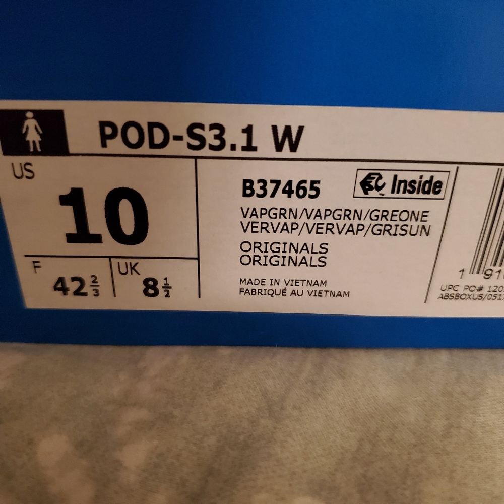 Woman Adidas with box